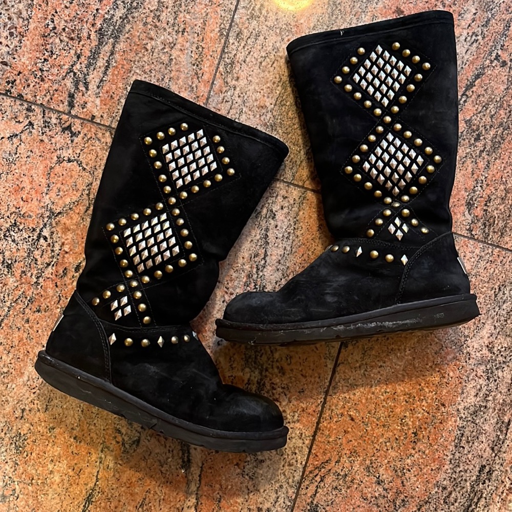 UGG Boots ROCKSTAR  black SUEDE LEATHER sz 8